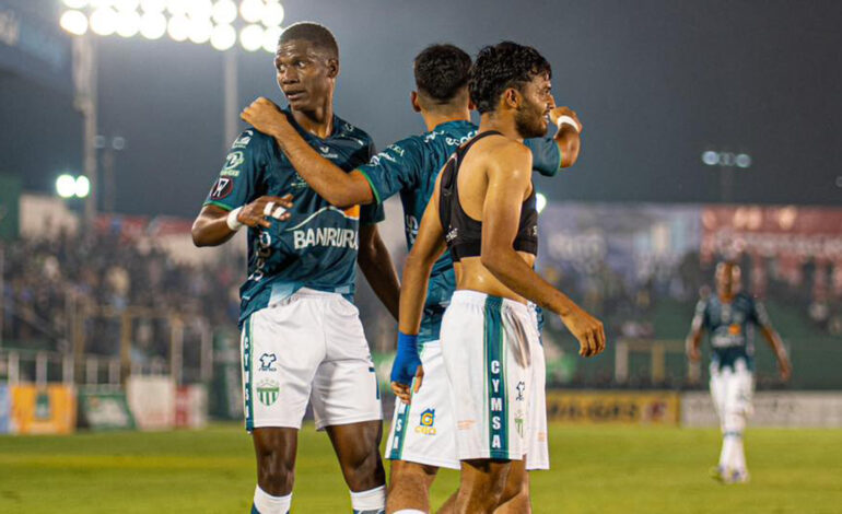 Antigua GFC impone su autoridad y derrota 3-1 a Comunicaciones en el Pensativo